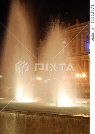 The fountain 11912671