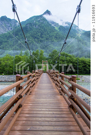 明神橋と明神岳 明神橋と明神岳 11916693