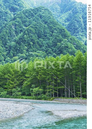 雄大な上高地 11916754