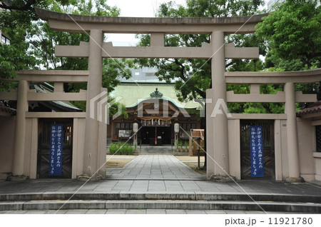 大阪　坐摩神社の三ツ鳥居 11921780
