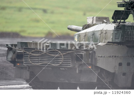 戦車の後部 11924360
