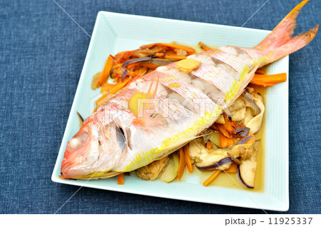 浜名湖舞阪港産のイトヨリダイ。初夏の魚です。蒸し料理。 浜名湖舞阪港産のイトヨリダイ。初夏の魚です。蒸し料理。 11925337