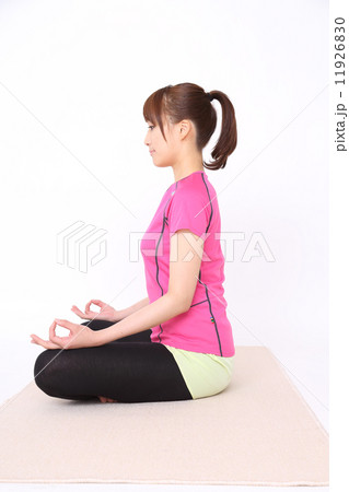 ヨガ 11926830