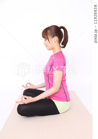 ヨガ 11926838