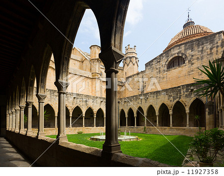 yard of Cathedral de Tortosa yard of Cathedral de Tortosa 11927358