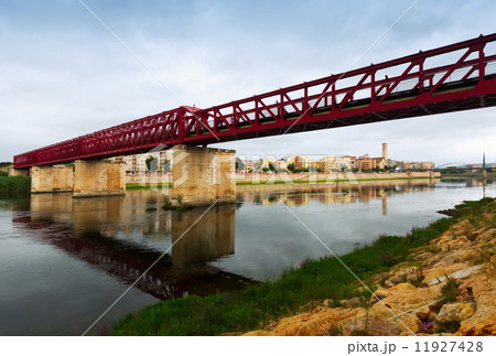 Footbridge called Pont de Ferrocarril over Ebre. Tortosa Footbridge called Pont de Ferrocarril over Ebre. Tortosa 11927428