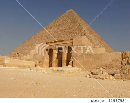 神殿とピラミッド 11937984