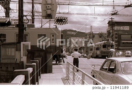 京都市電と京阪電車の平面交差　昭和53年　京都七条 11941189