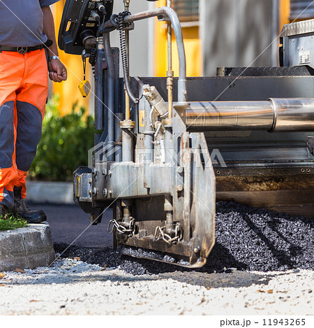 Asphalt surfacing manual labor. 11943265
