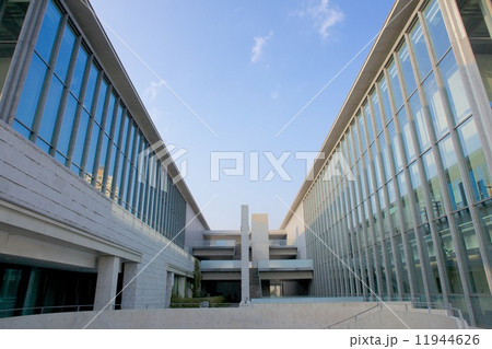 兵庫県立美術館 11944626