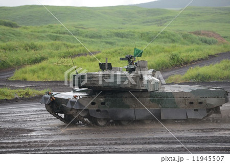 演習中の戦車 11945507
