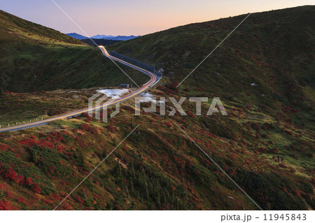 秋の夕暮れ 赤く染まる山田峠 秋の夕暮れ 赤く染まる山田峠 11945843