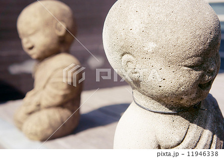Two stone monks 11946338
