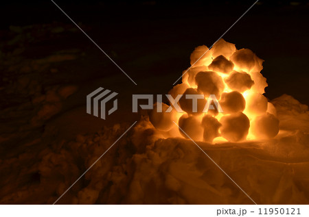Lantern made of snowballs Lantern made of snowballs 11950121