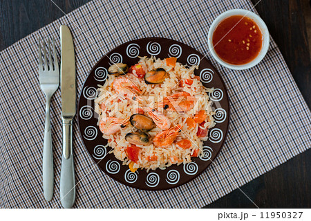Thailand's dish, stir-fried rice with shrimp and mussel 11950327