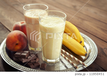 Banana smoothie 11950451