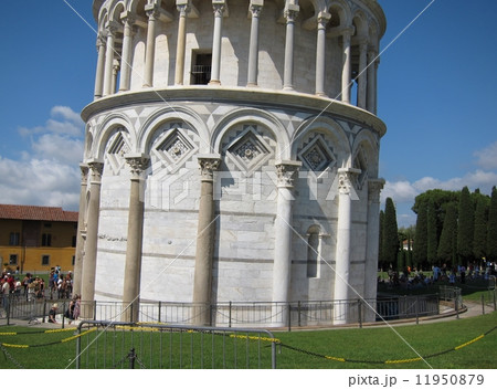 イタリア　ピサの斜塔　ドゥオモ広場　 11950879