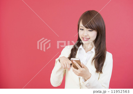 白いスーツの女性 白いスーツの女性 11952563