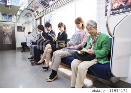 電車内イメージ 11954172