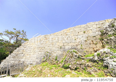 4月沖縄　浦添城・城壁 11954750