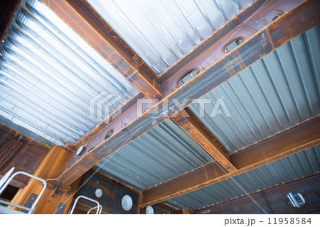 工事現場の鉄骨 11958584