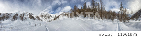High mountain snow path in winter time sunny view High mountain snow path in winter time sunny view 11961978