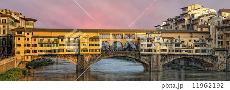 Florence Ponte Vecchio sunset view 11962192