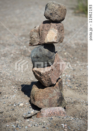 Rocks in equilibrium 11962193