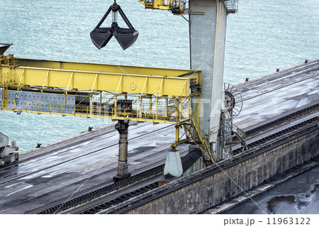 harbour working place 11963122