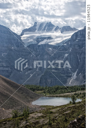 Yoho park glacier view 11964525