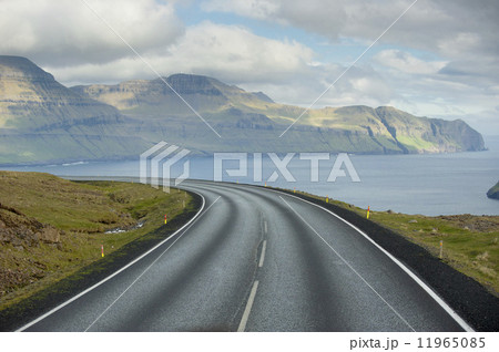 Faer Oer Far landscape a road to nowhere 11965085