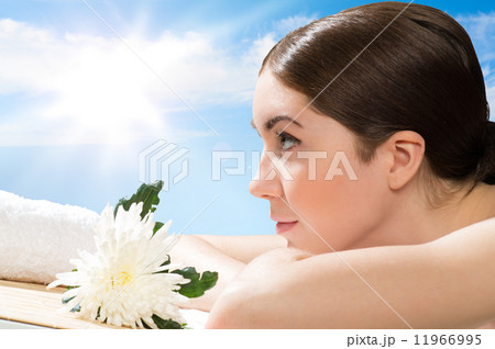beautiful spa woman lying on the couch 11966995