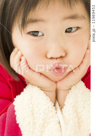 サンタクロースを待つ 11969452