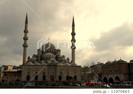 イェニ・ジャーミー 11970663