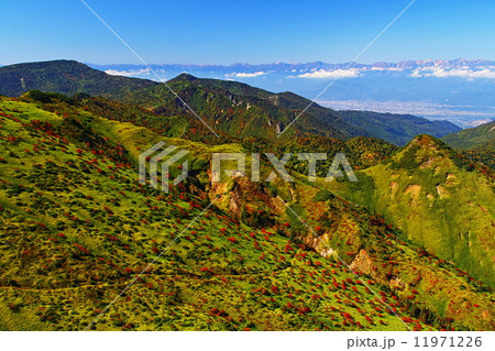 志賀高原と北アルプス 11971226