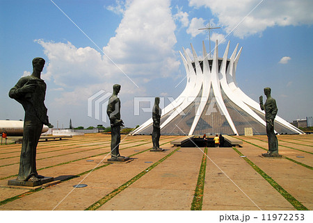 ブラジル　ブラジリア　カテドラル・メトロポリターナ 11972253