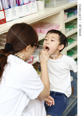 ナースと子供 ナースと子供 11973843