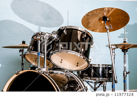 Drum and bass set 11977328