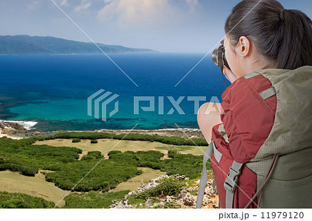 backpacker take photo backpacker take photo 11979120