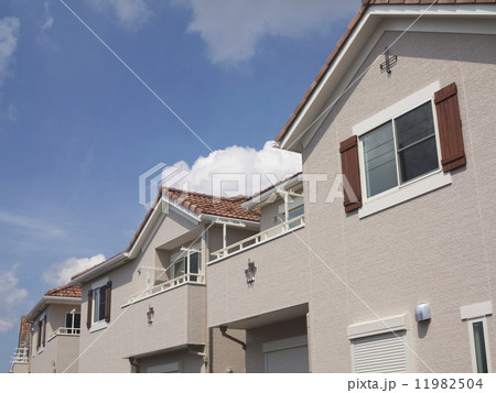 新興住宅街の家並み 11982504