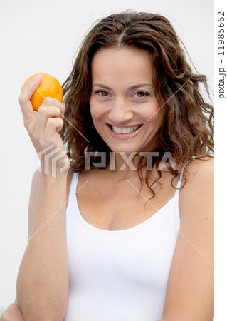 Woman and healthy food 11985662