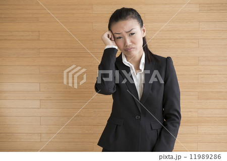 Asian Business Woman indoor Asian Business Woman indoor 11989286