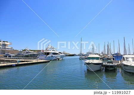明るいカンヌのマリーナ 11991027