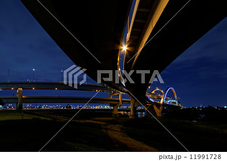 江北JCTとライトアップの五色桜大橋 江北JCTとライトアップの五色桜大橋 11991728
