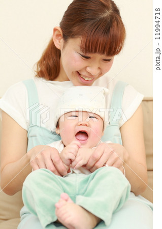 ママと赤ちゃん 11994718