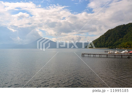 初秋の支笏湖畔 11995185