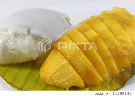 Mango and sticky rice 11999146