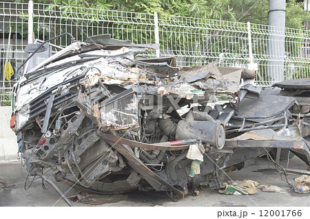 broken truck 12001766