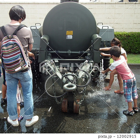 給水車による給水 12002915