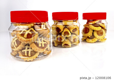 Pineapple tarts 12008106